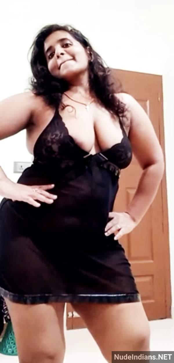 https://pub-5fcdf72a54cd4edbb03ec3edaa415a42.r2.dev/nakedleaks/voluptuous_telugu_partner's_intimate_self-portraits_filled_with_affection/21.jpg