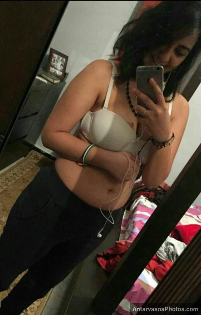 https://pub-5fcdf72a54cd4edbb03ec3edaa415a42.r2.dev/nakedleaks/wealthy_lady_ruby's_indian_bosom_photo/5.jpg
