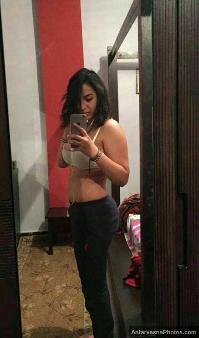 https://pub-5fcdf72a54cd4edbb03ec3edaa415a42.r2.dev/nakedleaks/wealthy_lady_ruby's_indian_bosom_photo/8.jpg