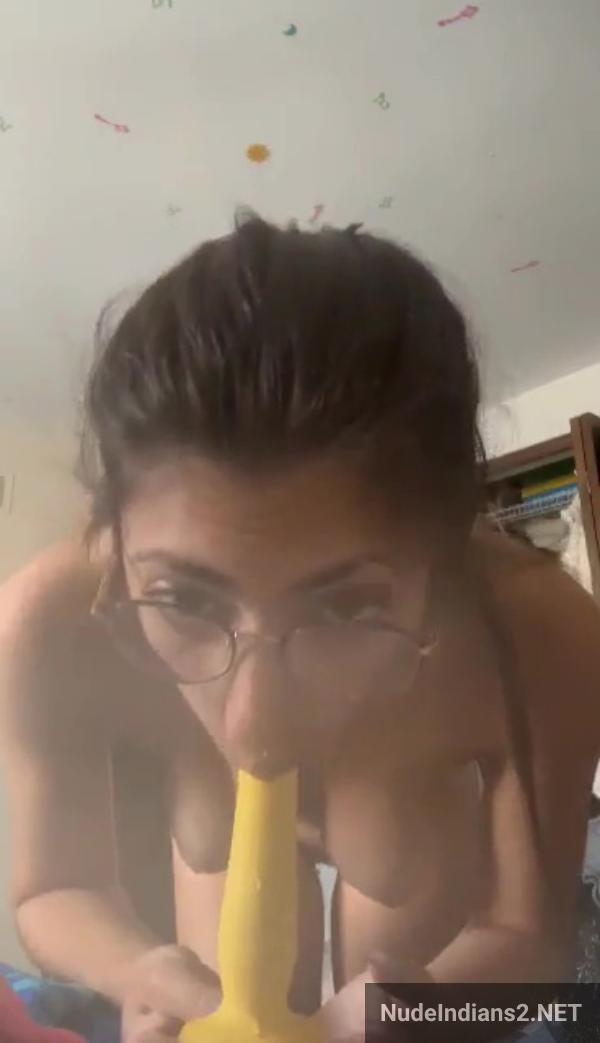 https://pub-5fcdf72a54cd4edbb03ec3edaa415a42.r2.dev/nakedleaks/wealthy_nri_woman_suhana_reveals_naked_body_in_selfies/34.jpg