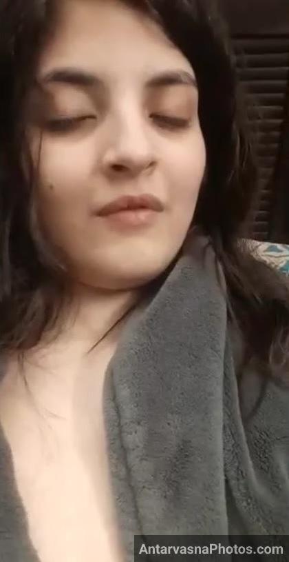 https://pub-5fcdf72a54cd4edbb03ec3edaa415a42.r2.dev/nakedleaks/wealthy_sister-in-law_sends_cleavage_photos_to_former_lover/0.jpg