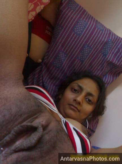 https://pub-5fcdf72a54cd4edbb03ec3edaa415a42.r2.dev/nakedleaks/wetness_of_a_punjabi_girl's_private_part/2.jpg