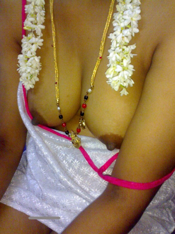 https://pub-5fcdf72a54cd4edbb03ec3edaa415a42.r2.dev/nakedleaks/yasmin's_naked_pictures:_indian_wife_exposed/5.jpg