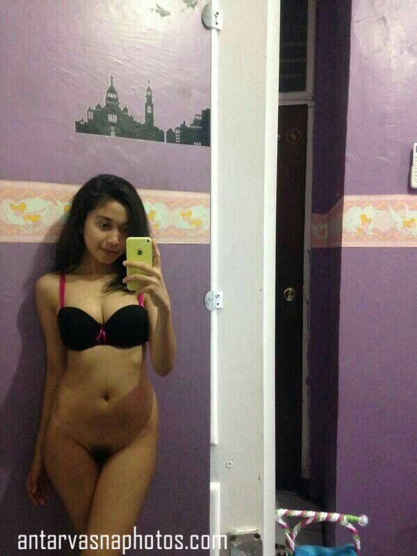 https://pub-5fcdf72a54cd4edbb03ec3edaa415a42.r2.dev/nakedleaks/young_indian_girl_revealing_her_bush_genitalia/2.jpg