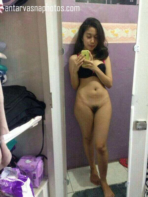https://pub-5fcdf72a54cd4edbb03ec3edaa415a42.r2.dev/nakedleaks/young_indian_girl_revealing_her_bush_genitalia/3.jpg