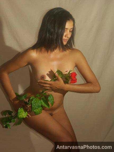 https://pub-5fcdf72a54cd4edbb03ec3edaa415a42.r2.dev/nakedleaks/youthful_rukhsana's_naked_images/4.jpg